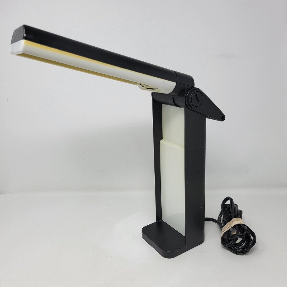 Daylight‎ Portable Folding Desk Lamp Black Task Light U33051-01 Craft Lamp